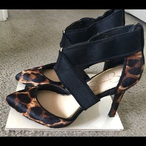 leopard print, crisscross straps, approx. 4" heel